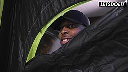 甜美女同宿舍帐篷后入大黑屌肛交😈🍑💦