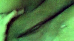 lambendo peitinhos tocando buceta ate gozar venham ver delicia comigo