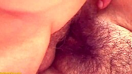 胖毛老奶奶户外粗暴吞年轻大鸡巴