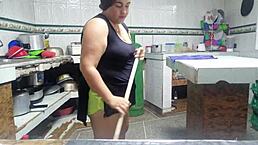 Mi madrastra stops cleaning to ride my big cock cowgirl with creampie close-up