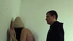 i quickly fucked my classmate in the entrance... came right in her mouth!!