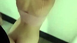 i quickly fucked my classmate in the entrance... came right in her mouth!!